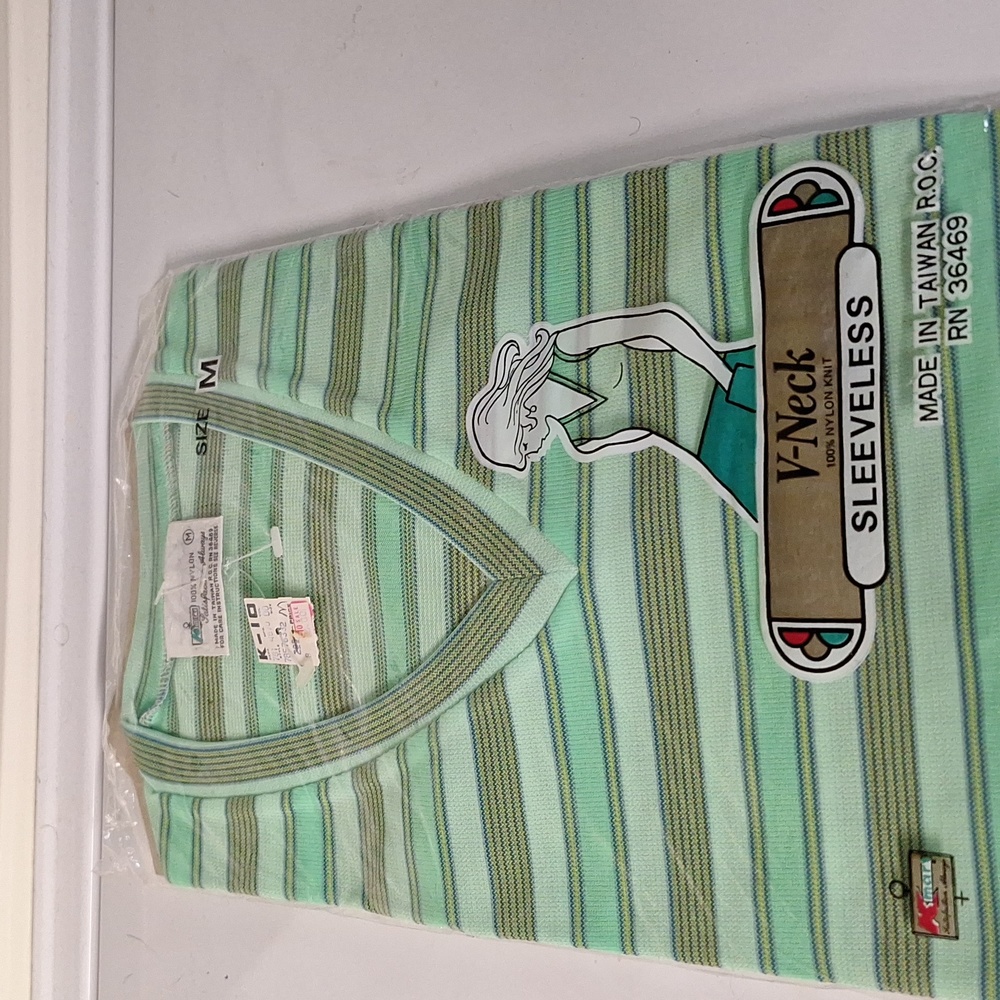 Vintage Kmart V neck sleeveless top 1970s sz medium